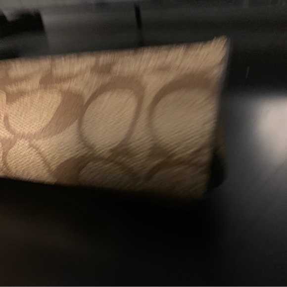 Sunglass case in signature COACH - Picture 5 of 7